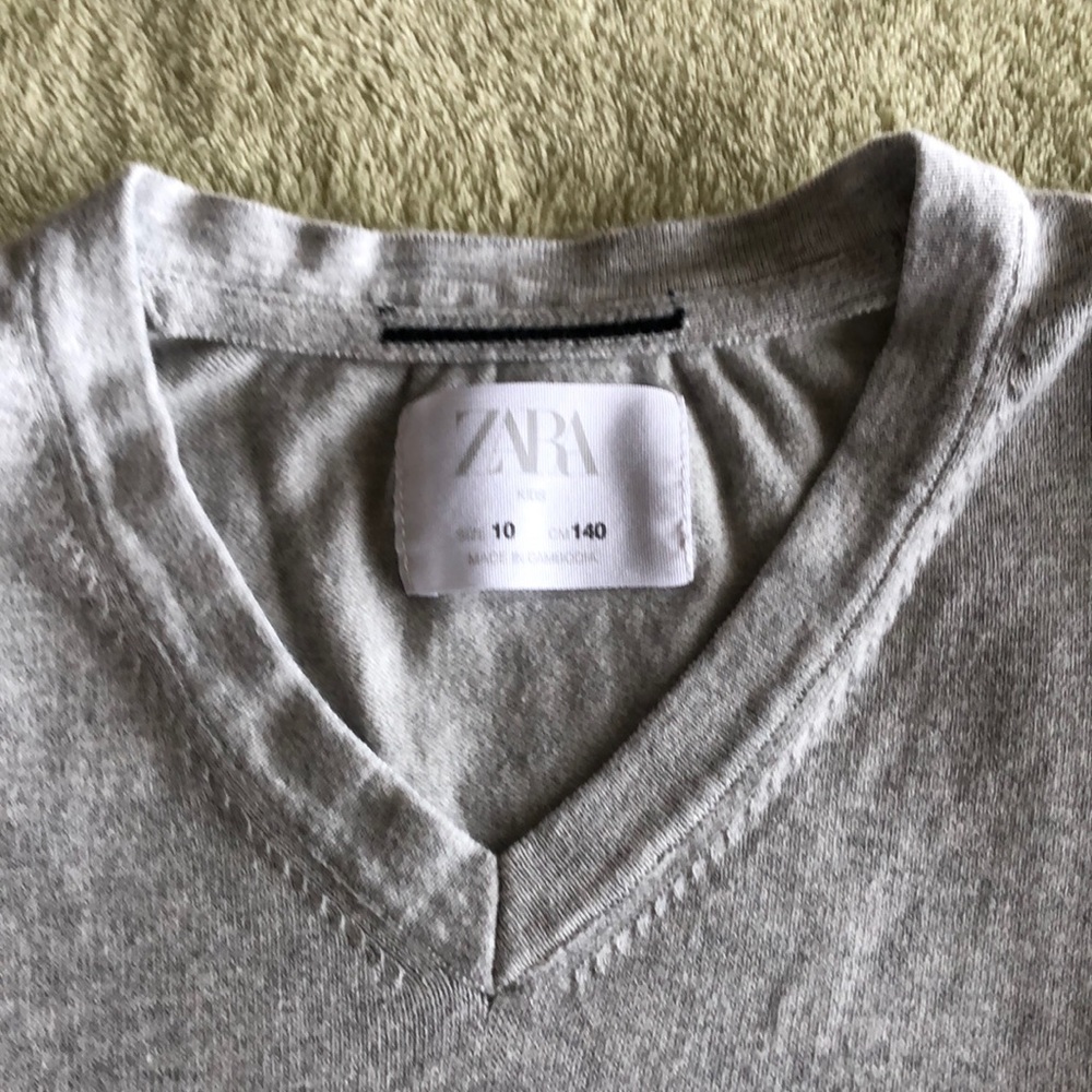 V-neck Zara top for 10 years boys